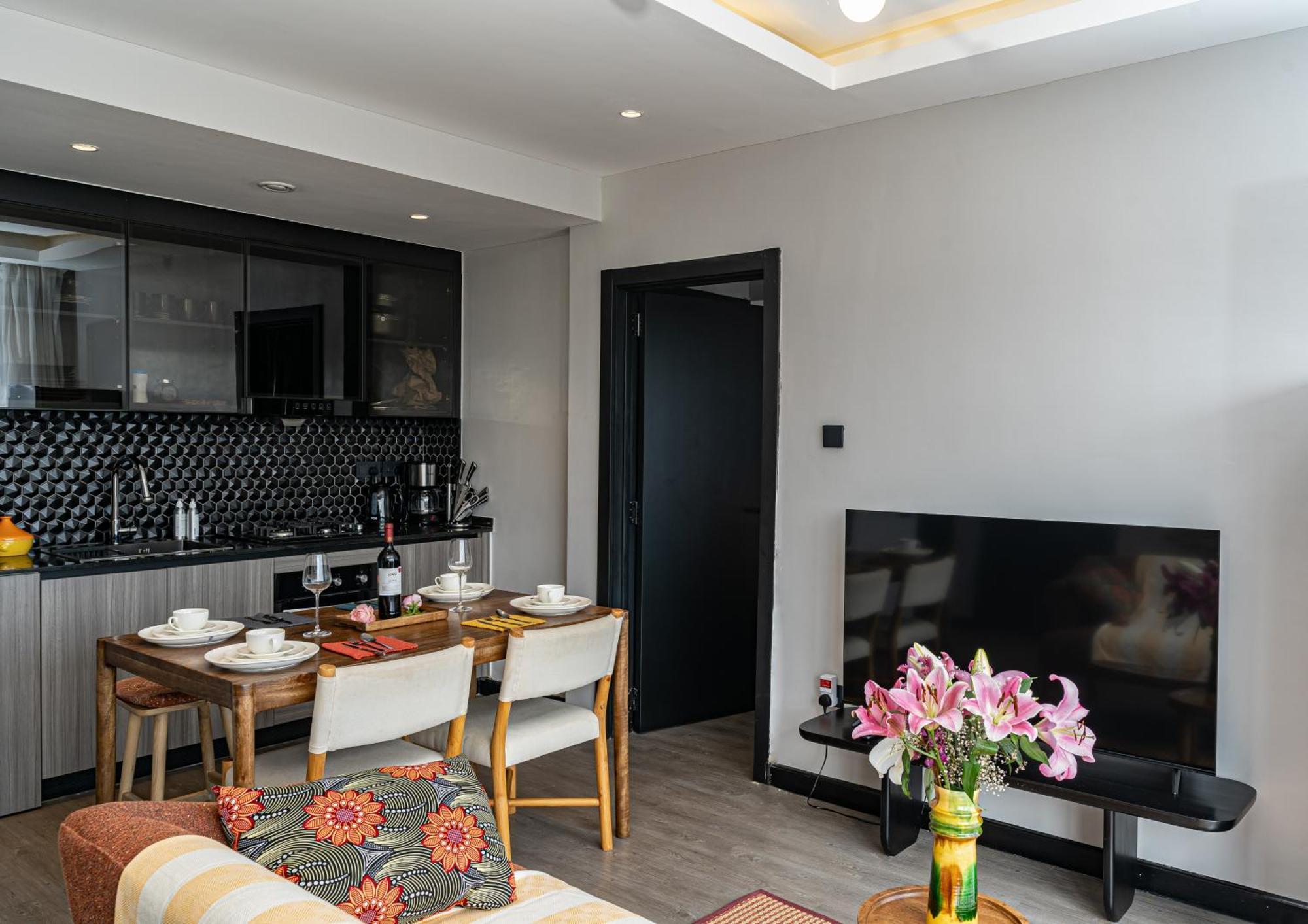 Escada Studio & 2-Bedroom, Rooftop Swimming Pool, Gym, Workspace, Wonderiss Homes Westland Living Nairobi Esterno foto